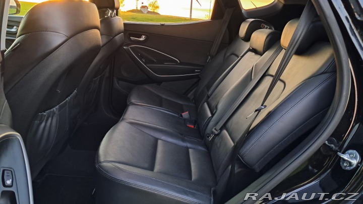 Hyundai Santa Fe SUV 2015