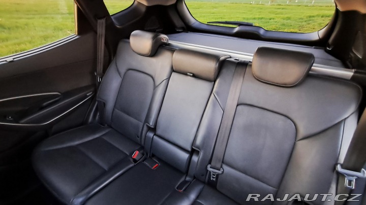 Hyundai Santa Fe SUV 2015