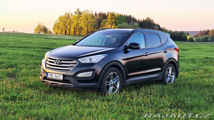 Hyundai Santa Fe SUV 2015
