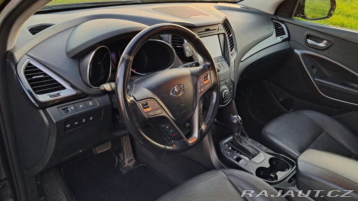 Hyundai Santa Fe SUV 2015