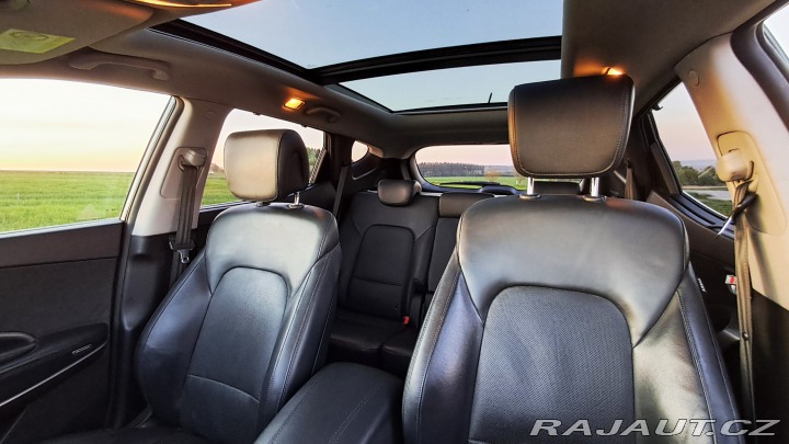 Hyundai Santa Fe SUV 2015