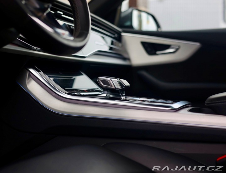 Audi Q8 55 TFSI 3.0 V6 quattro S 2021