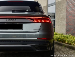 Audi Q8 55 TFSI 3.0 V6 quattro S 2021