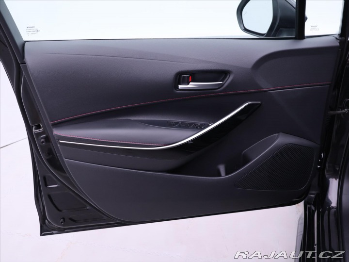 Toyota Corolla 2,0 Hybrid e-CVT Executiv 2020