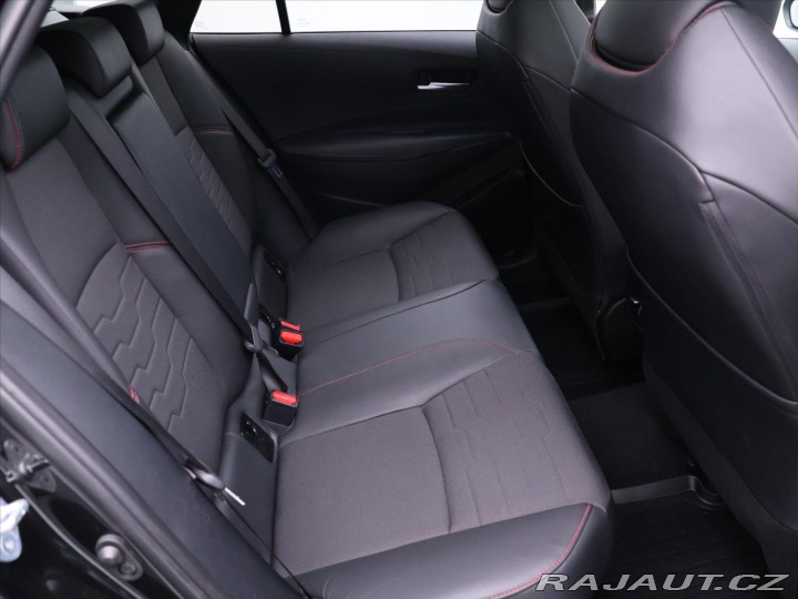 Toyota Corolla 2,0 Hybrid e-CVT Executiv 2020
