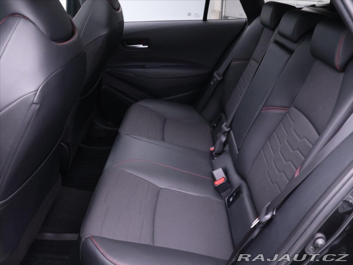 Toyota Corolla 2,0 Hybrid e-CVT Executiv 2020