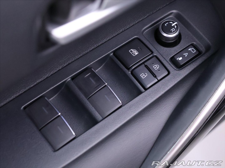 Toyota Corolla 2,0 Hybrid e-CVT Executiv 2020