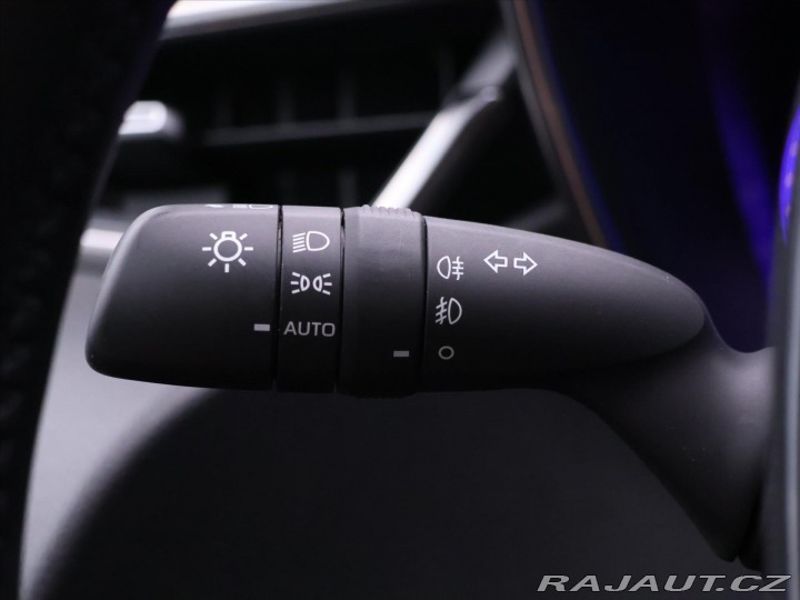 Toyota Corolla 2,0 Hybrid e-CVT Executiv 2020