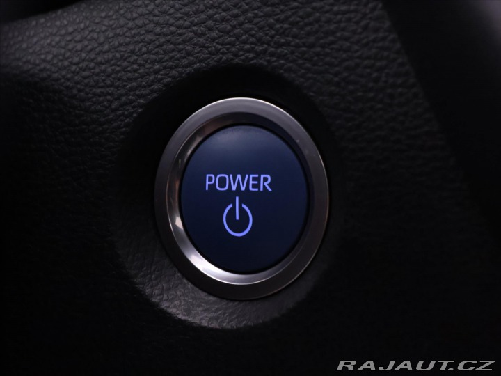 Toyota Corolla 2,0 Hybrid e-CVT Executiv 2020