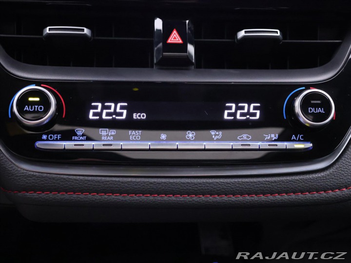 Toyota Corolla 2,0 Hybrid e-CVT Executiv 2020