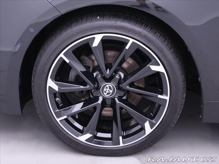 Toyota Corolla 2,0 Hybrid e-CVT Executiv 2020