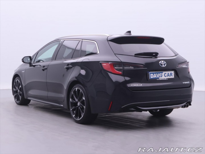 Toyota Corolla 2,0 Hybrid e-CVT Executiv 2020