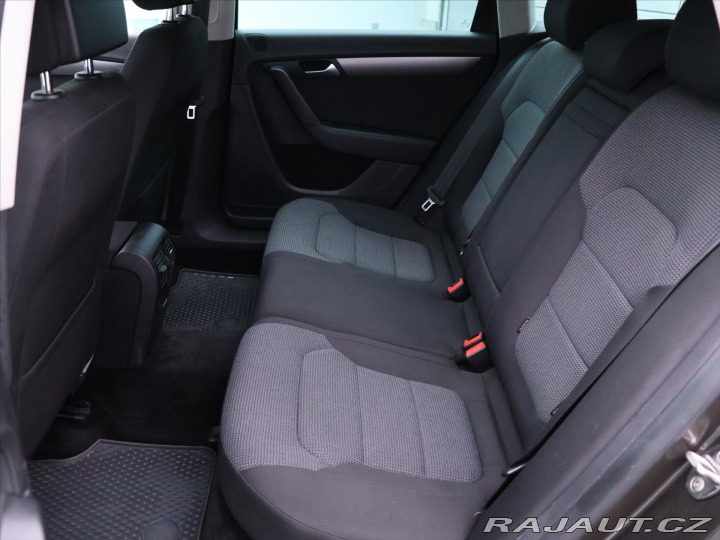 Volkswagen Passat 2,0 TDI 103kW Comfort CZ 2012