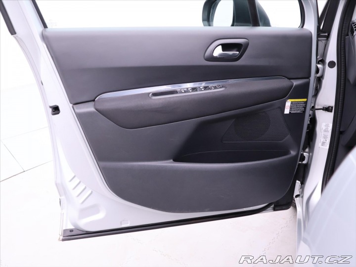 Peugeot 5008 1,6 16V Premium 7Míst Pan 2011
