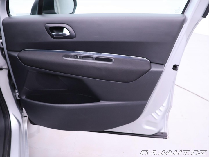Peugeot 5008 1,6 16V Premium 7Míst Pan 2011