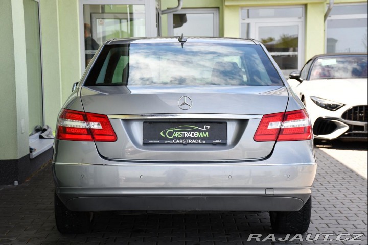 Mercedes-Benz E 220CDI AVANTGARDE A/T 2xK 2009