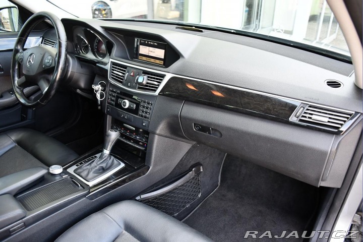 Mercedes-Benz E 220CDI AVANTGARDE A/T 2xK 2009