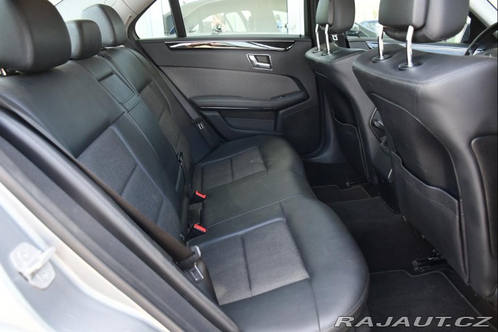 Mercedes-Benz E 220CDI AVANTGARDE A/T 2xK 2009