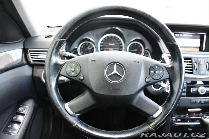 Mercedes-Benz E 220CDI AVANTGARDE A/T 2xK 2009