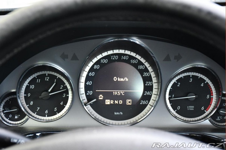 Mercedes-Benz E 220CDI AVANTGARDE A/T 2xK 2009
