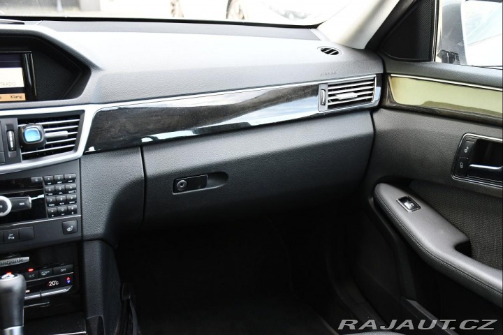 Mercedes-Benz E 220CDI AVANTGARDE A/T 2xK 2009