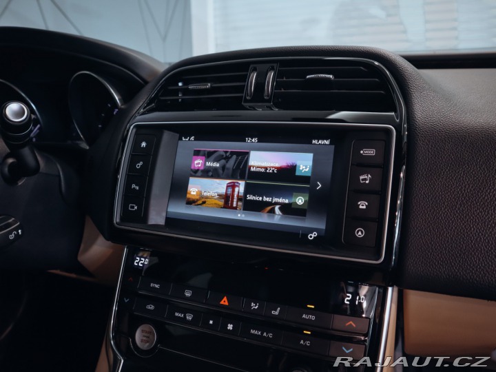 Jaguar XE 2.0D Performance, Automat 2015