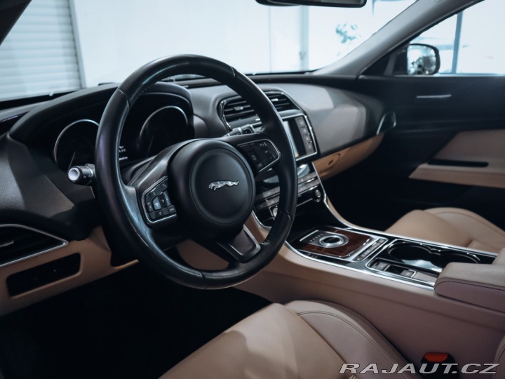 Jaguar XE 2.0D Performance, Automat 2015