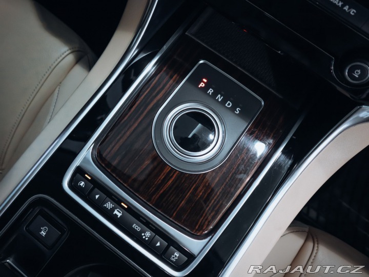 Jaguar XE 2.0D Performance, Automat 2015