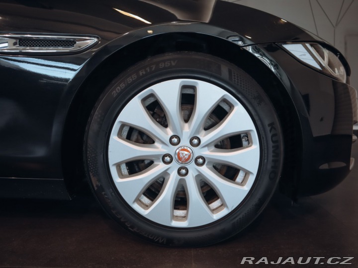Jaguar XE 2.0D Performance, Automat 2015