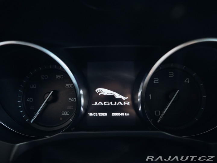Jaguar XE 2.0D Performance, Automat 2015