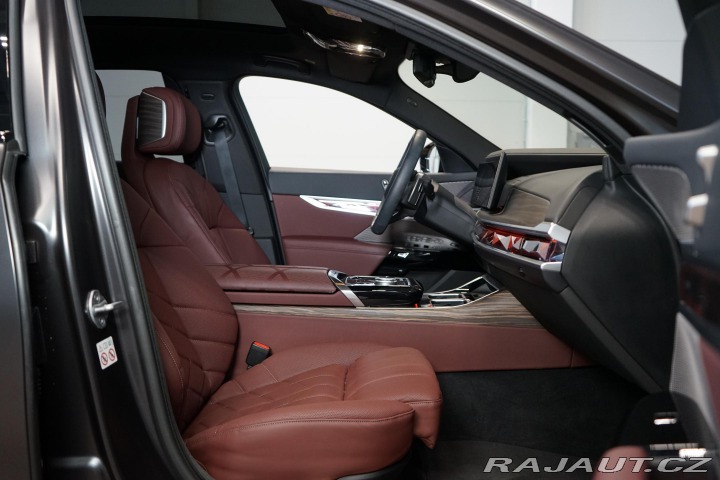 BMW 7 740d xDrive B&W Pano 2024