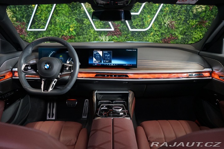 BMW 7 740d xDrive B&W Pano 2024