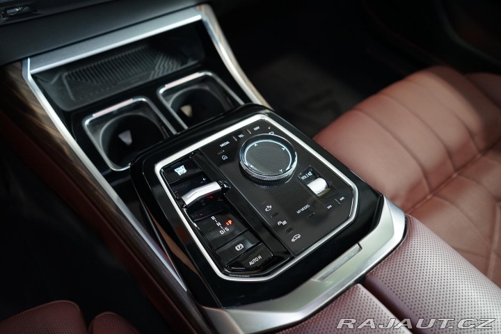 BMW 7 740d xDrive B&W Pano 2024