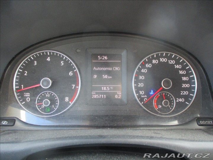 Volkswagen Touran 1,4 TSi CNG 110kw bez kor 2011