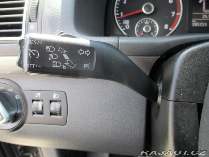Volkswagen Touran 1,4 TSi CNG 110kw bez kor 2011