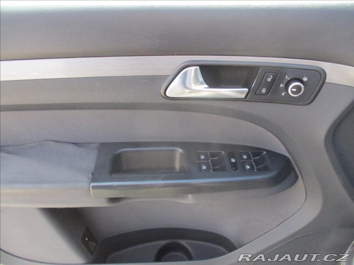 Volkswagen Touran 1,4 TSi CNG 110kw bez kor 2011