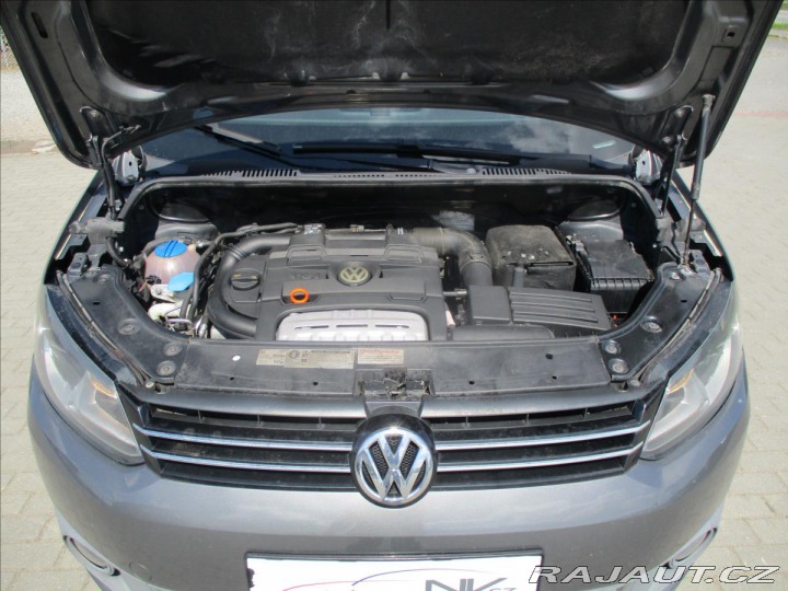 Volkswagen Touran 1,4 TSi CNG 110kw bez kor 2011