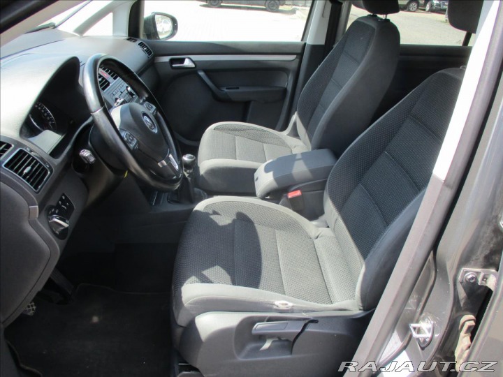Volkswagen Touran 1,4 TSi CNG 110kw bez kor 2011