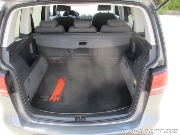 Volkswagen Touran 1,4 TSi CNG 110kw bez kor 2011
