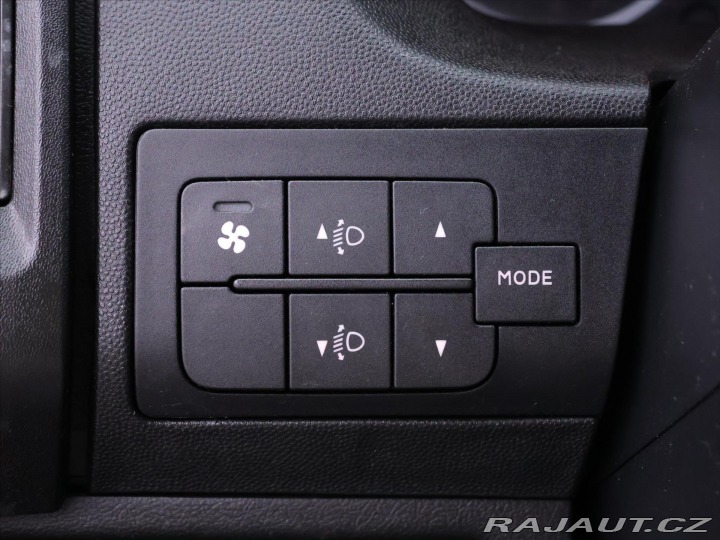 Peugeot Boxer 2,2 HDi 96kW Klima 9-Míst 2012
