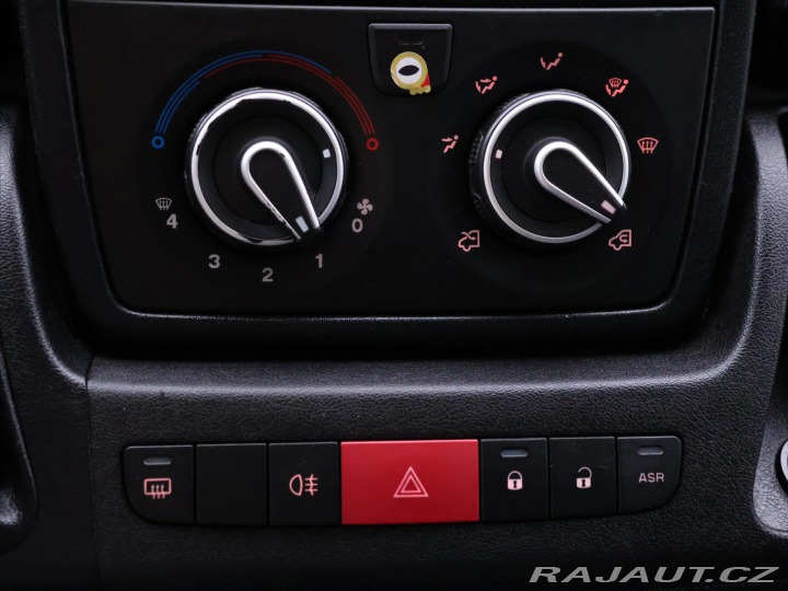 Peugeot Boxer 2,2 HDi 96kW Klima 9-Míst 2012