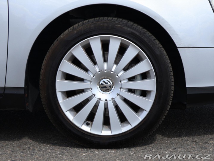 Volkswagen Passat 2,0 TDI 103kW Highline 1. 2006