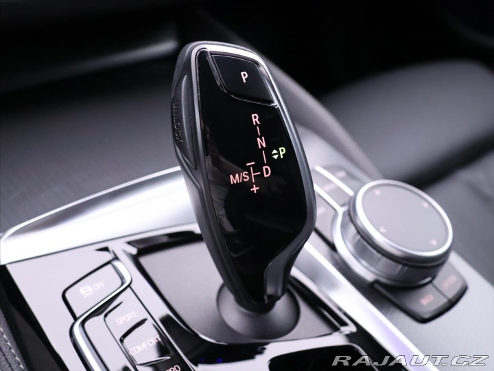 BMW 5 3,0 530d xDrive M-paket K 2022