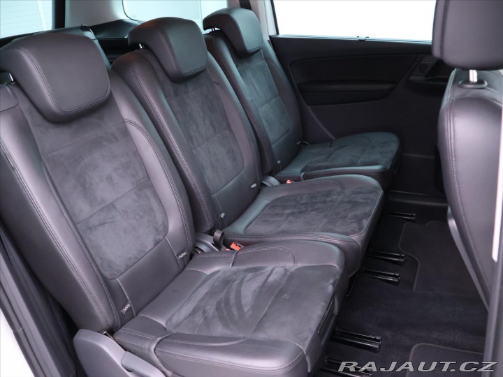 Volkswagen Sharan 2,0 TDI 4M DSG CZ Highlin 2018