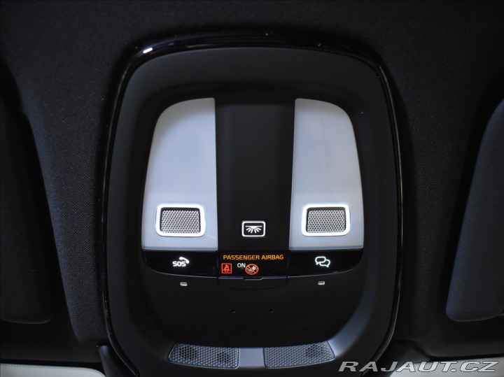 Volvo XC60 2,0 B5 AWD Plus Dark 2025