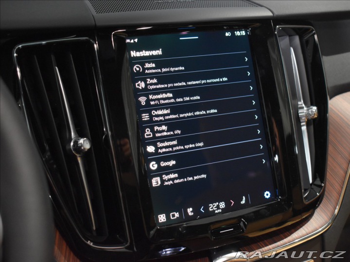 Volvo XC60 2,0 B5 AWD Plus Dark 2025