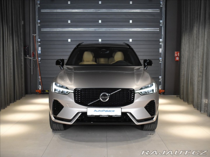 Volvo XC60 2,0 B5 AWD Plus Dark 2025