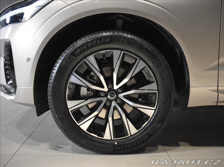 Volvo XC60 2,0 B5 AWD Plus Dark 2025