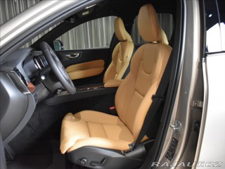 Volvo XC60 2,0 B5 AWD Plus Dark 2025