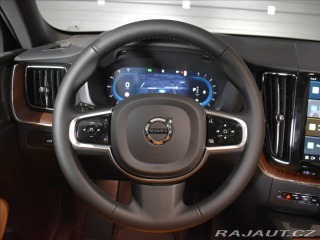 Volvo XC60 2,0 B5 AWD Plus Dark 2025
